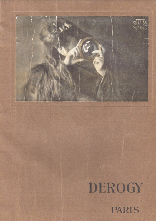 A person holding a camera
Description automatically generated