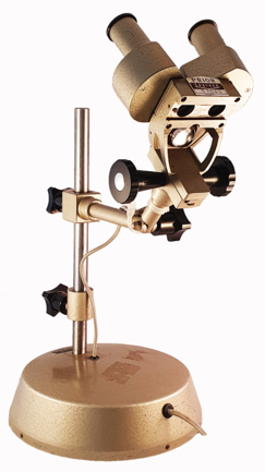 A close-up of a microscope
Description automatically generated