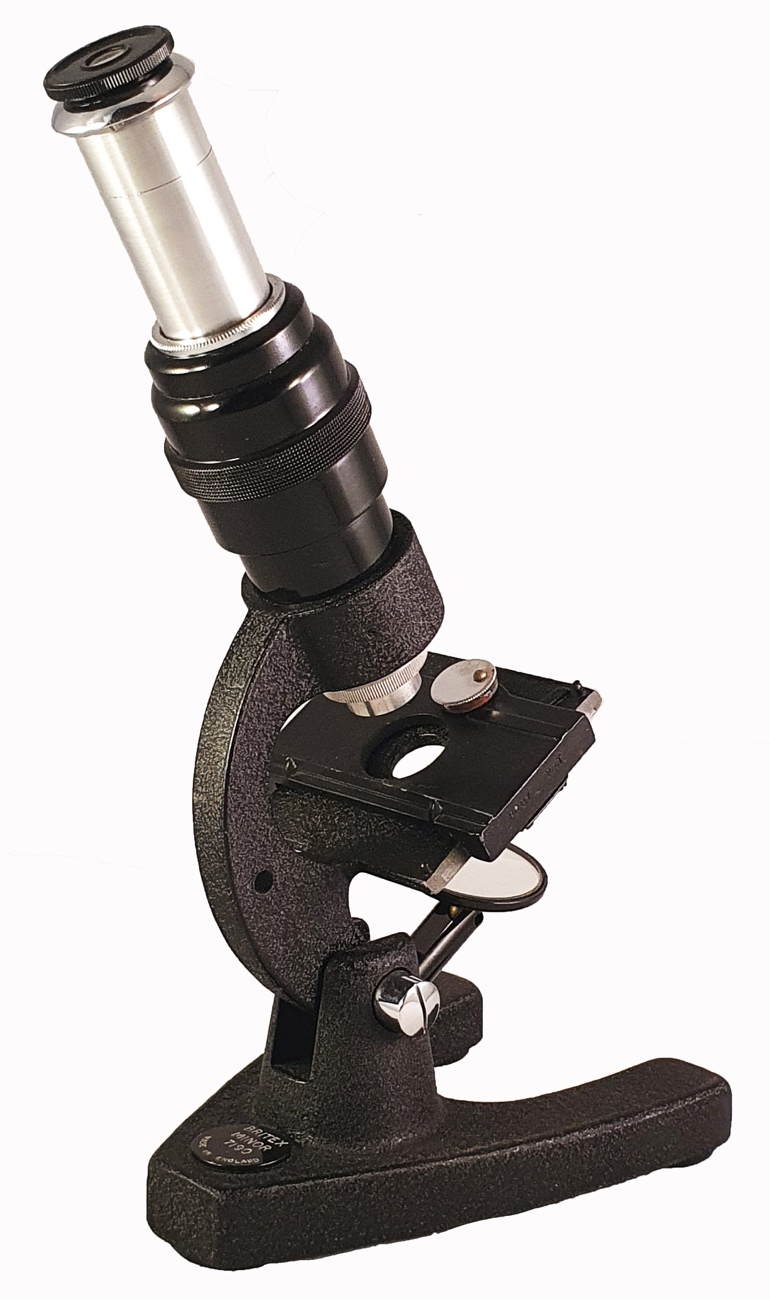 A close-up of a microscopeDescription automatically generated