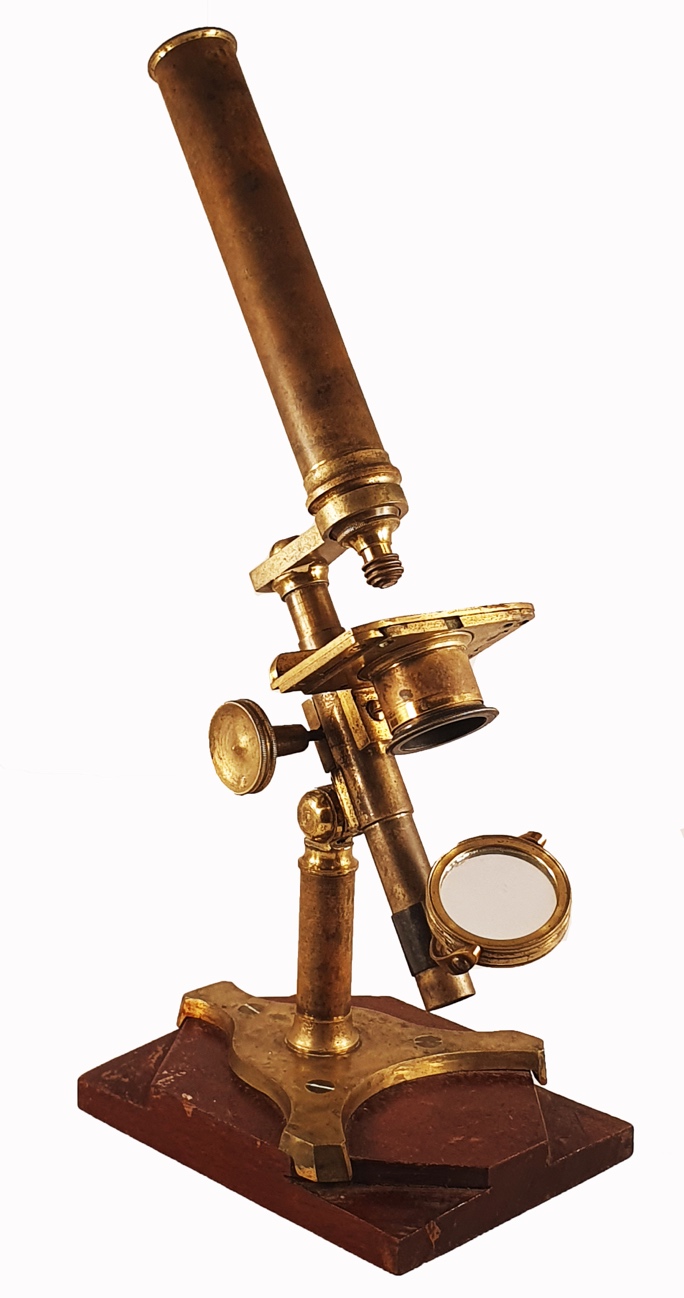 A close-up of a microscopeDescription automatically generated