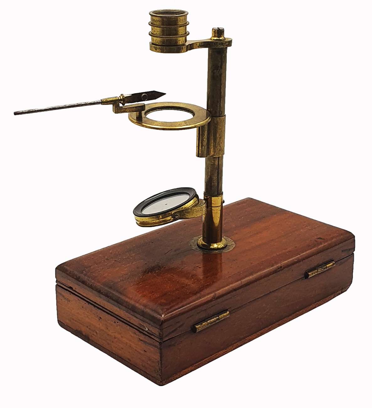 A close-up of a magnifying glassDescription automatically generated