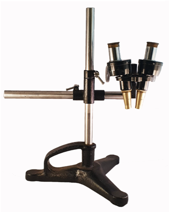 A microscope on a stand
Description automatically generated